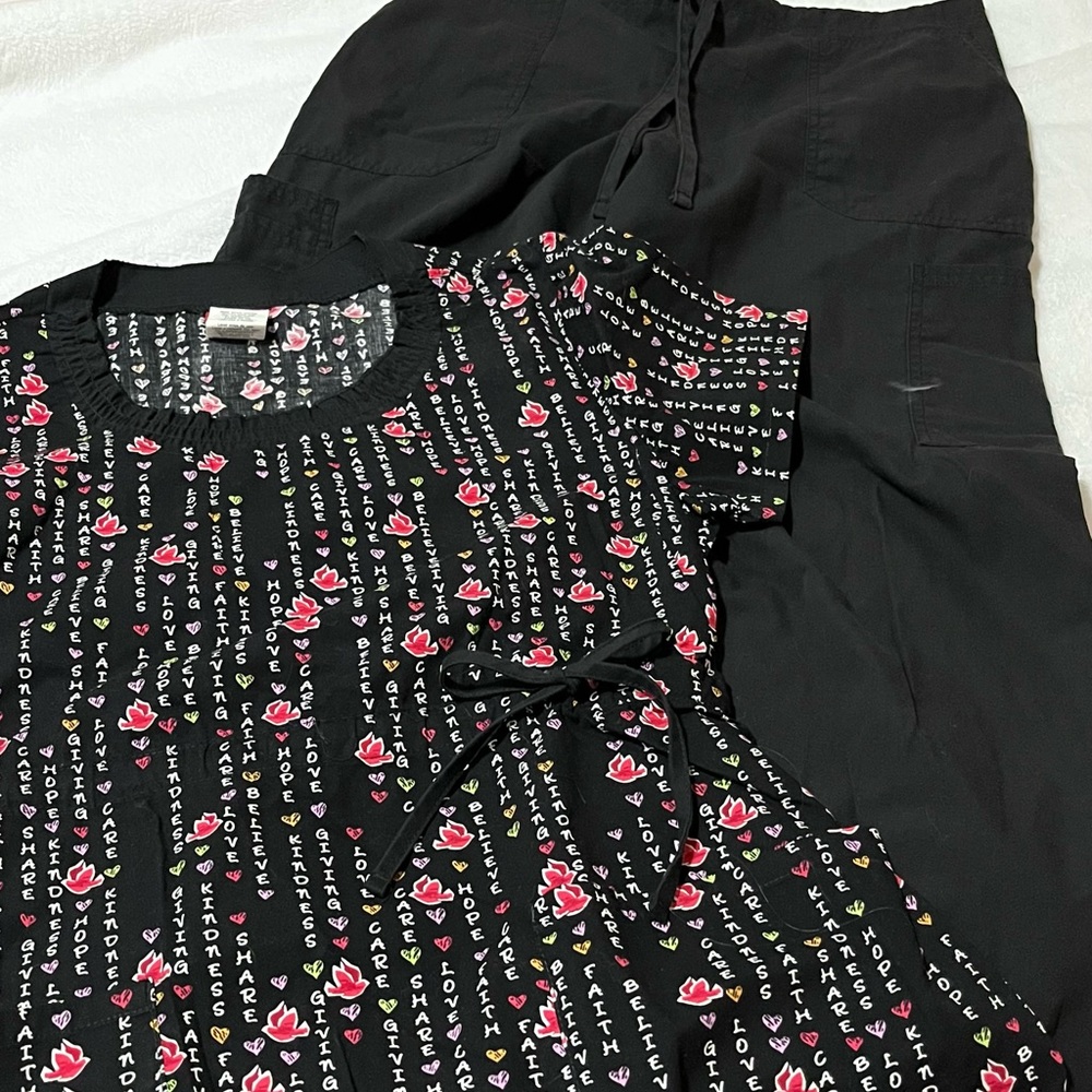 Dickies Scrub top and bottoms